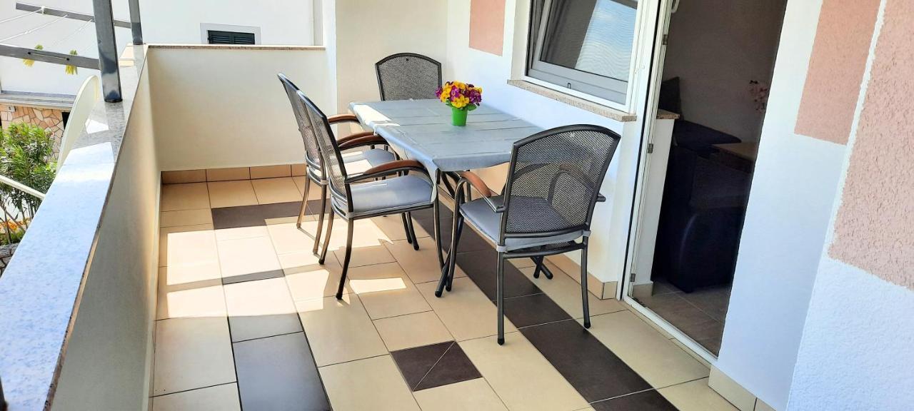 Apartment Miroslav Krk Town Zewnętrze zdjęcie
